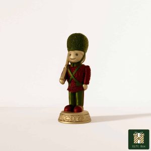 Arthur Kingsley Ornement décoré à la main or, rouge et vert