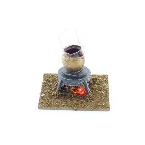 Feu à piles avec trépied et pot pour crèche 6,5x7x12 cm, échelle 1:20 pour statues 10 cm