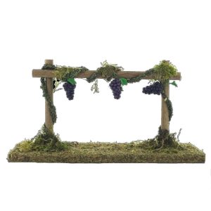 Weinbergsreihe mit schwarzen Trauben für eine detaillierte ländliche Umgebung