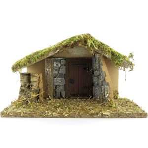 Cabane vide avec mur de pierre pour des scénarios artisanaux