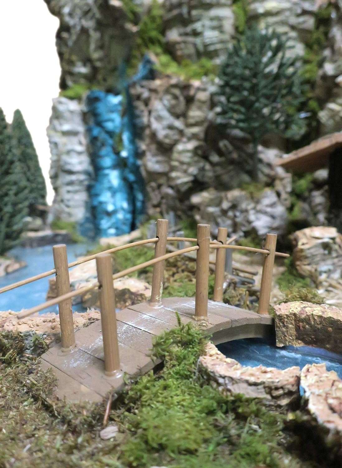 Paesaggio con fiume luminoso per scenografie suggestive - immagine 8