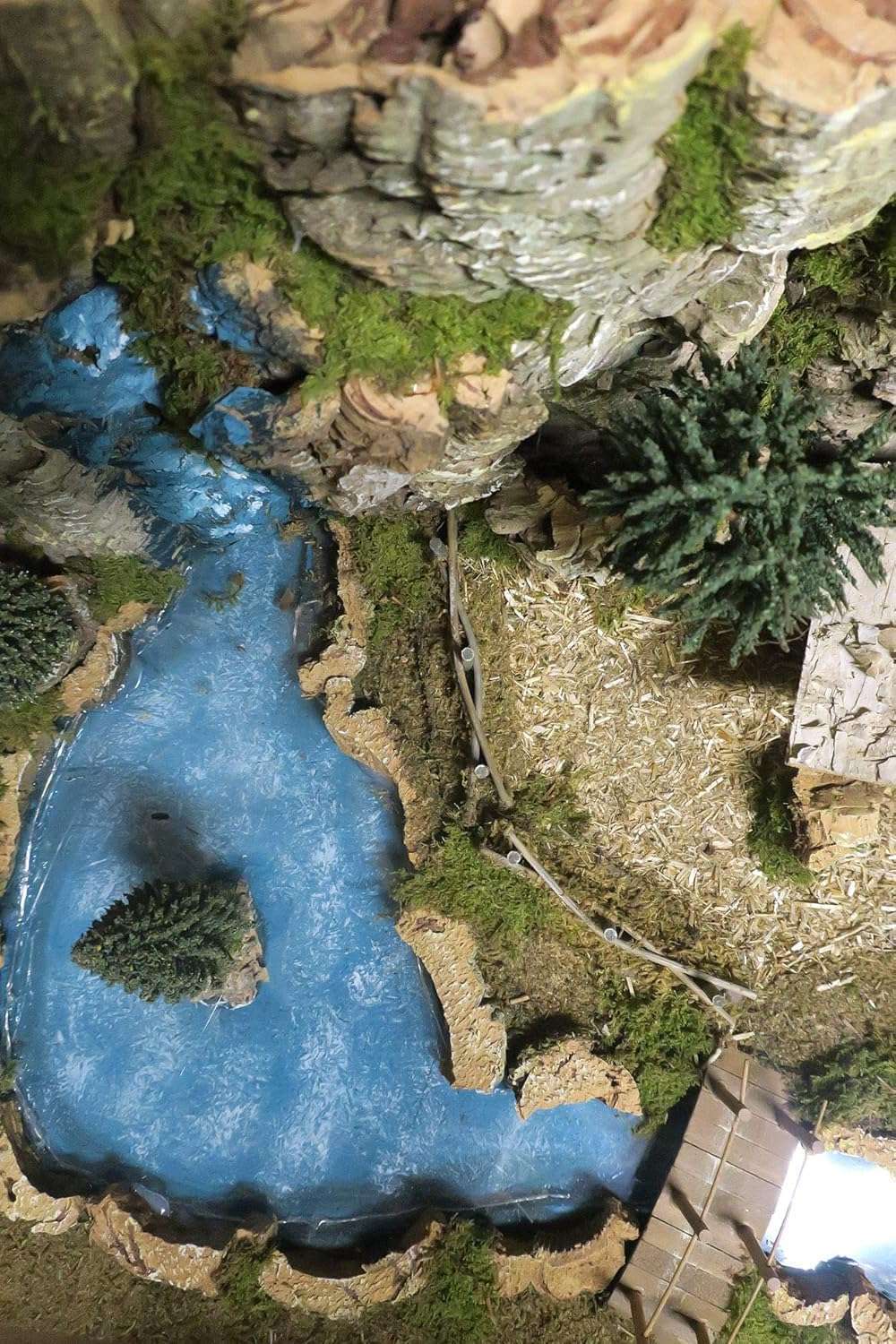 Paesaggio con fiume luminoso per scenografie suggestive - immagine 2