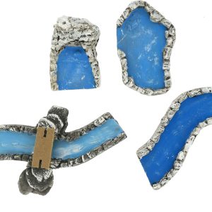 Rivière avec plâtre et 4 sujets décoratifs pour crèche