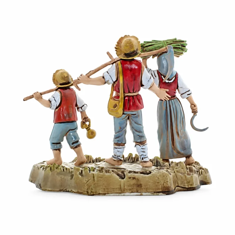 Standard 10 Peasant Family Group Neapolitan Style for Nativity Scenes in 1:20 Scale