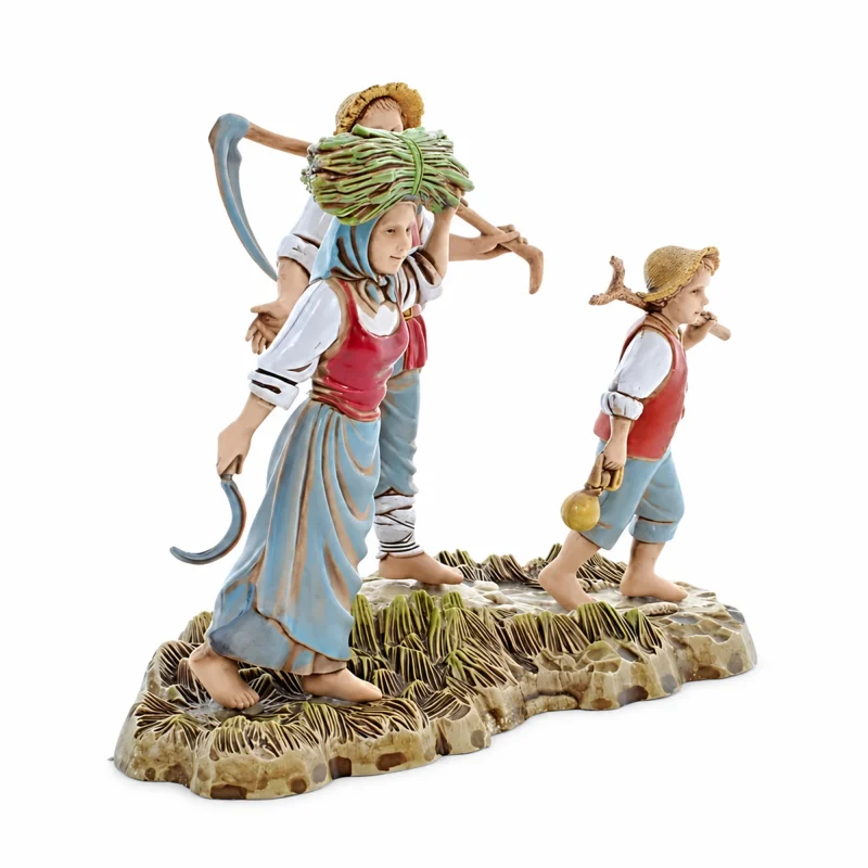 Standard 10 Peasant Family Group Neapolitan Style for Nativity Scenes in 1:20 Scale